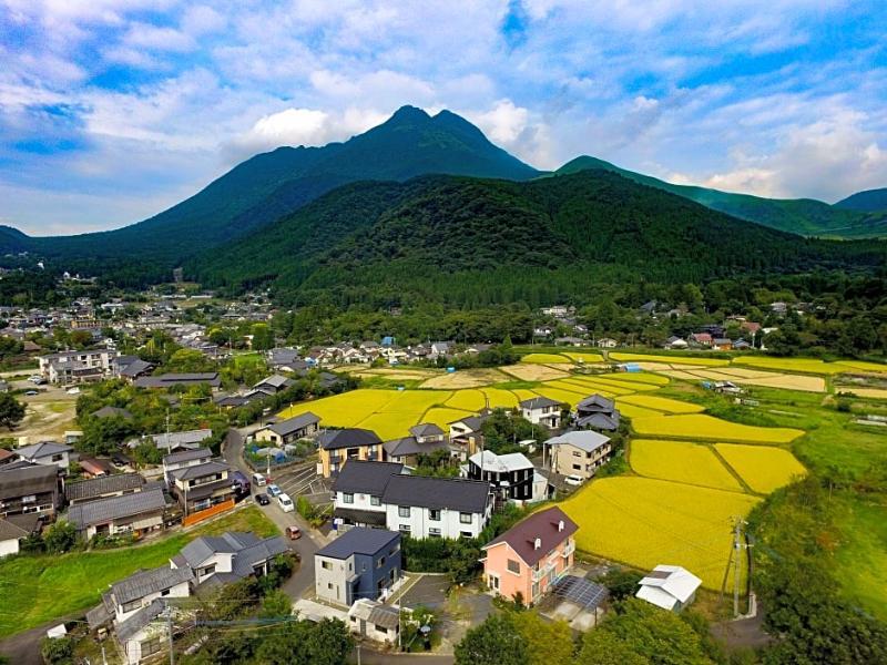 Yufuin Tabinokura Hotel Bagian luar foto